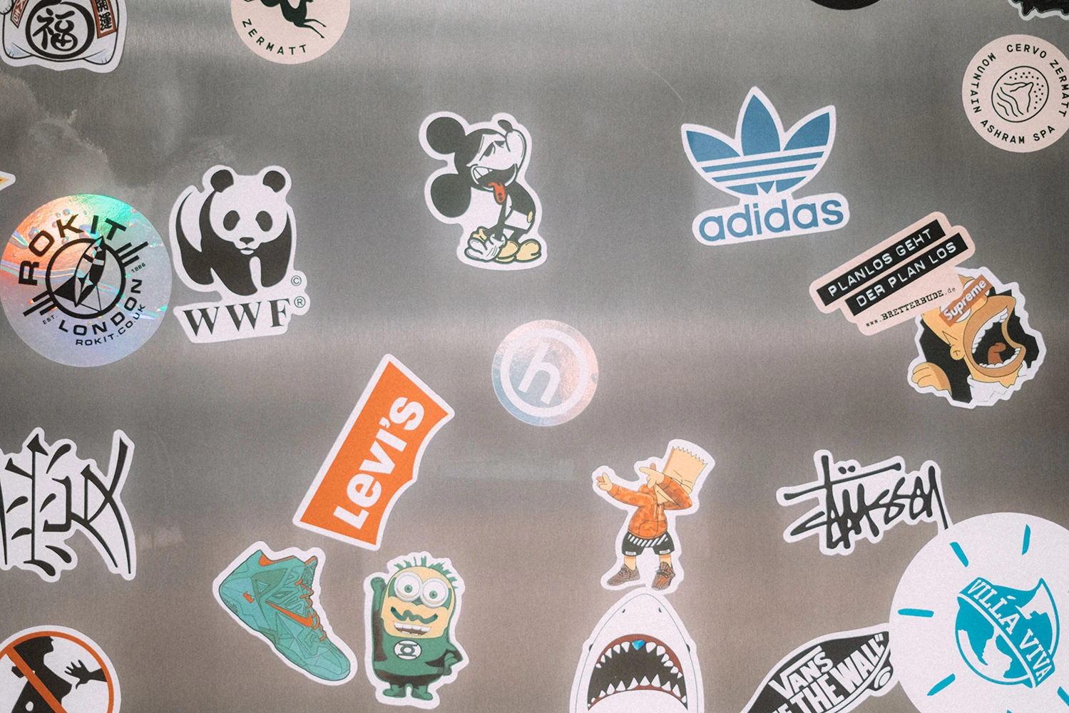 Kühlschrank Sticker mit Markenlogos