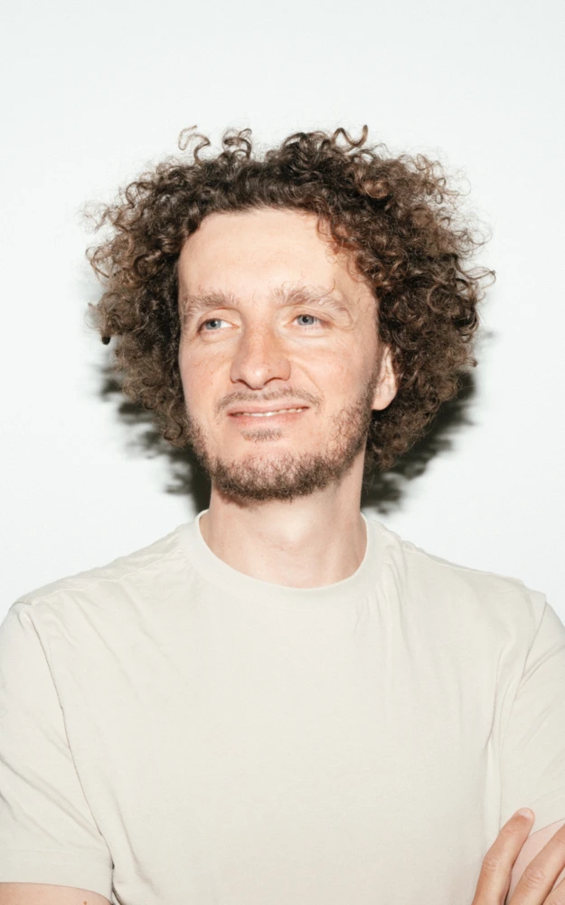 Porträt, halb, Benedikt, Online Marketing Manager, format h