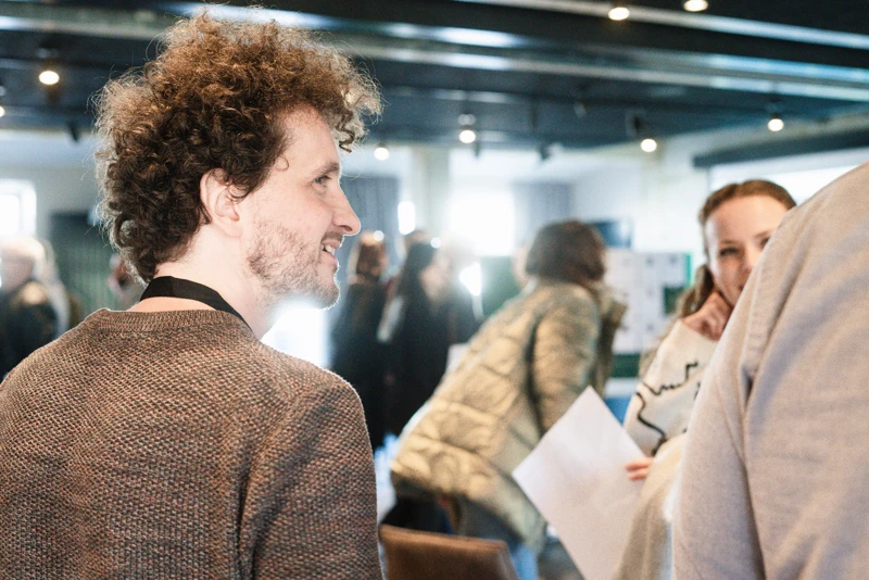 Mitarbeitende bei Offsite in Pause